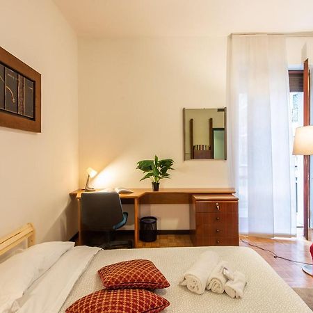 Central Guest House Milan Bagian luar foto