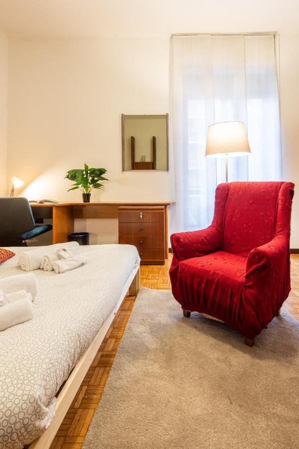 Central Guest House Milan Bagian luar foto