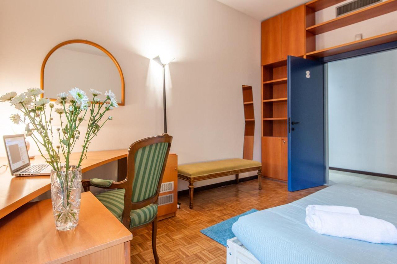 Central Guest House Milan Bagian luar foto